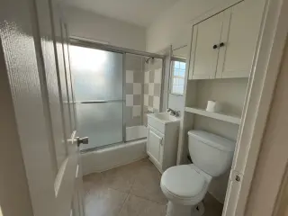 *2 Bedroom *1 Bathroom *1 Car Garage