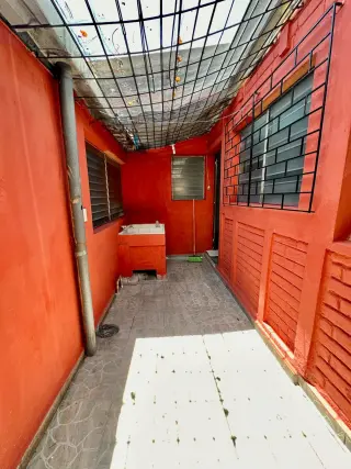 Propiedad comercial en Santa Ana 3 habitaciones en zona de alto tránsito