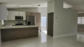 Casa 3/2 Remodelada FOR RENT