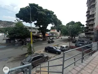 Casa Comercial en Plena Avenida José Antonio Páez El Paraíso
