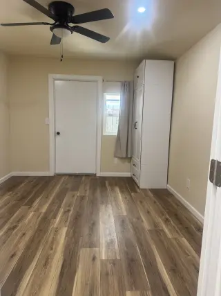Room for rent private entrance with private bathroom