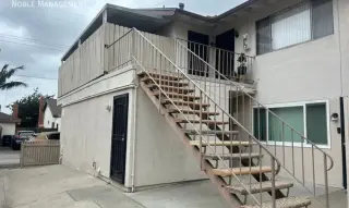 Casa en alquiler de 2 dormitorios y 1 baño en Orange .