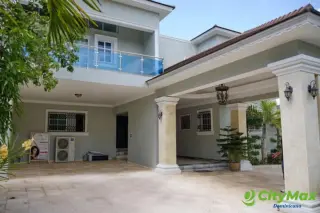 Mansión de Lujo en Venta o Alquiler en Arroyo Hondo II