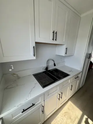 Fullerton 2 Bedroom 1 bath Apartment with A/C