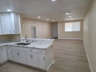 Apartment for Rent - 2BR Unit with Updated Kitchen & Private Patio