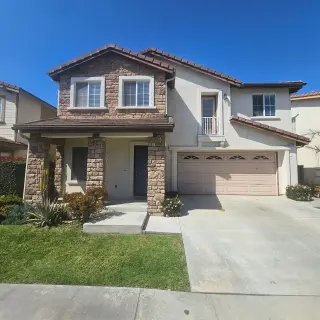 ¡Orange! Casa Amplia 5 Recámaras / 4 Baños — $5,995