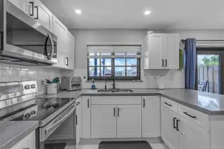 Se Renta Towhouse, totalmente renovado y listo para habitar.