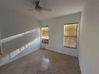 *2 Bedroom *1 Bathroom *1 Car Garage