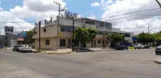 EDIFICIO, EN ESQUINA LOS MOCHIS, SINALOA