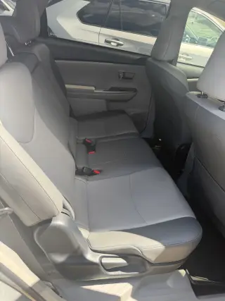 Toyota Prius V 2015 - Wagon Eficiente en Combustible con 5 Puertas