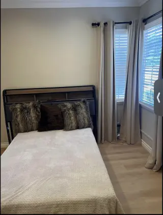 Se renta cuartos con baños privado