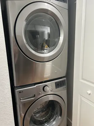 Townhouse 3 Bedroom 2 1/2 Bathroom