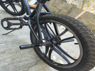 Bike mongoose mode 270 20"