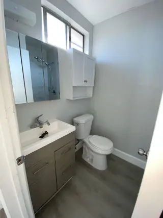 $2500 Inglewood – Apt de 2 Bdrm