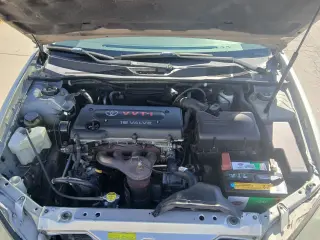 Toyota camry le 2004 titulo limpio