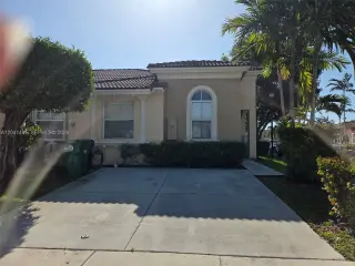 Hermosa casa para la renta 3/2
