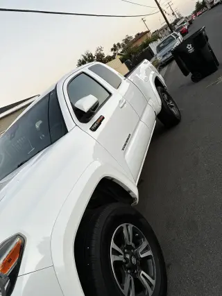 VENDO TOYOTA TACOMA SR5 2018