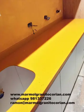 cuarzo color amarillo para cocinas, baños, counters de atencion