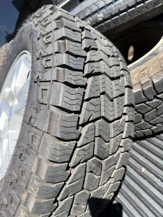 Juego de 4 Llantas Todo Terreno en Venta