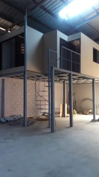 Alquilo Nave de 900 m2 próximo a Autopista de las Américas