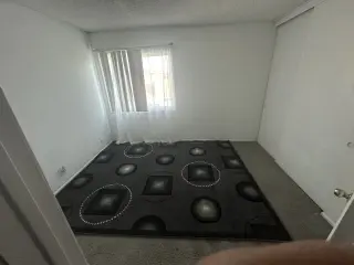 Se renta cuarto baño propio