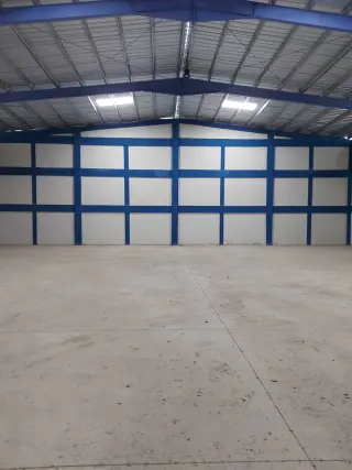 Arriendo 2 Naves de 900 m2 en Autopista De Las Américas