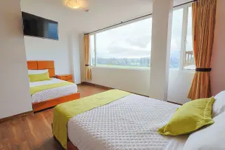 HOTEL QUITUS AIRPORT / 6 MIN DEL AEROPUERTO INTERNACIONAL MARISCAL SUCRE QUITO