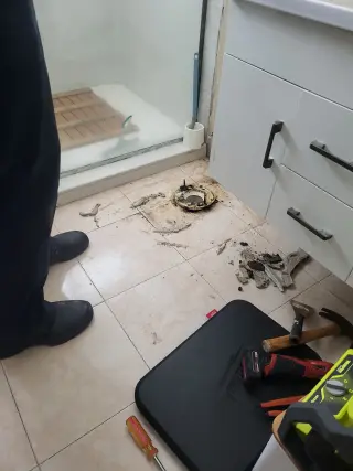 Destapes y Plomería 24 horas