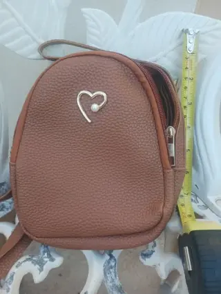 📢 LOW-COST! $15 Hello Kitty Mini Bag