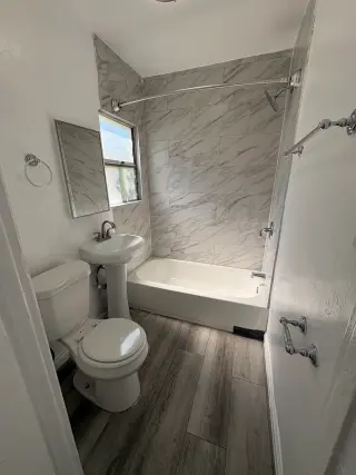 1 Bd / 1Ba Bungalow