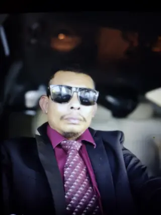 Ropa Profesional con Corbata Única