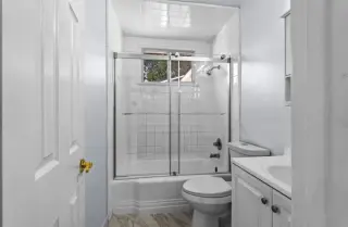 15944 Valerio St, Van Nuys, CA 91406