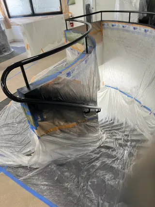 Pintura de puertas metálicas portones ventanas.