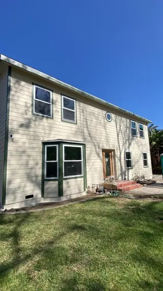 PROFESSIONAL PAINTER AND DRYWALL REPAIR