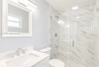 Miami. Esta residencia de 3 dormitorios y 2 baños ofrece
