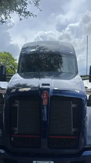 Venta de camion Kenworth T680 motor paccar 2020