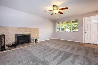Look at this beautiful Condo! Full 2 Bedrooms 1 full bath