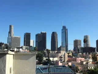Renovated Studio Hilltop Views | Great Walk Score | Best Value