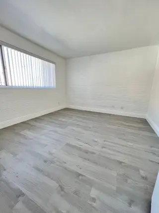Affordable - Penthouse 1 Bed + 1 Bath with Stunning Hollywood Views!