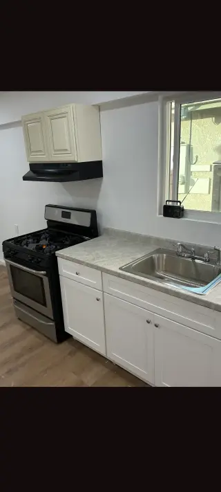 SE RENTA ESTUDIO EN PERRIS
