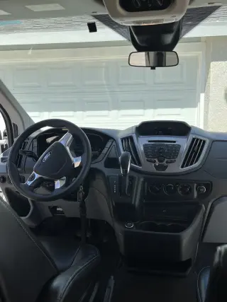 Ford Transit 2019 - Perfecta para Negocios o Viajes