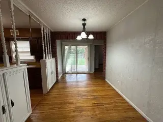Very nice 3 bedroom home with 2 bath