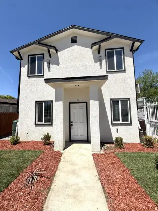 Nueva construction 📍 10919 Anzac Ave, Los Angeles, CA 90059