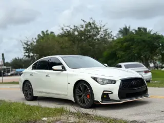 Infiniti Q50 2020 - Elegancia y Desempeño en Miami