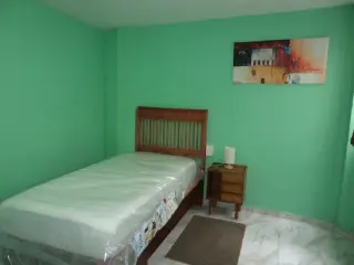 RENTO AMPLIOS CUARTOS AMUEBLADOS EN TOLUCA, CERCA DE CU DE LA UAEMex