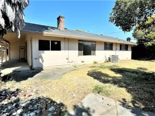 Beautiful 3-Bedroom, 2-Bathroom Home for Rent!