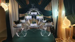 Elegante Salón de Eventos para Bodas y Celebraciones