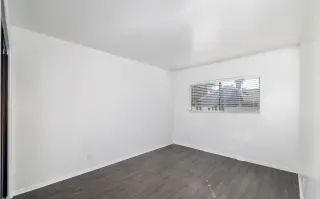 TRENDY FULLY RENOVATED 2 BEDROOM AND 2 BATH IN PRIME K-TOWN LOCATION