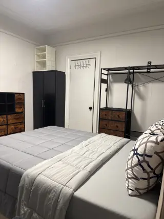 Habitación amplia y cómoda