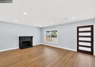2-bedroom, 2-bathroom home located in the highly desirable Los Altos South